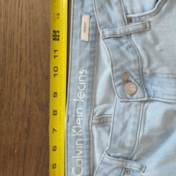 Women's Calvin Klein Jeans - Picture 5 of 8